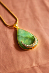 Samaira Jadau Crescent (Upward) on a Sea of Green Pendant