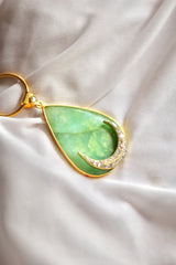 Samaira Jadau Crescent (Upward) on a Sea of Green Pendant