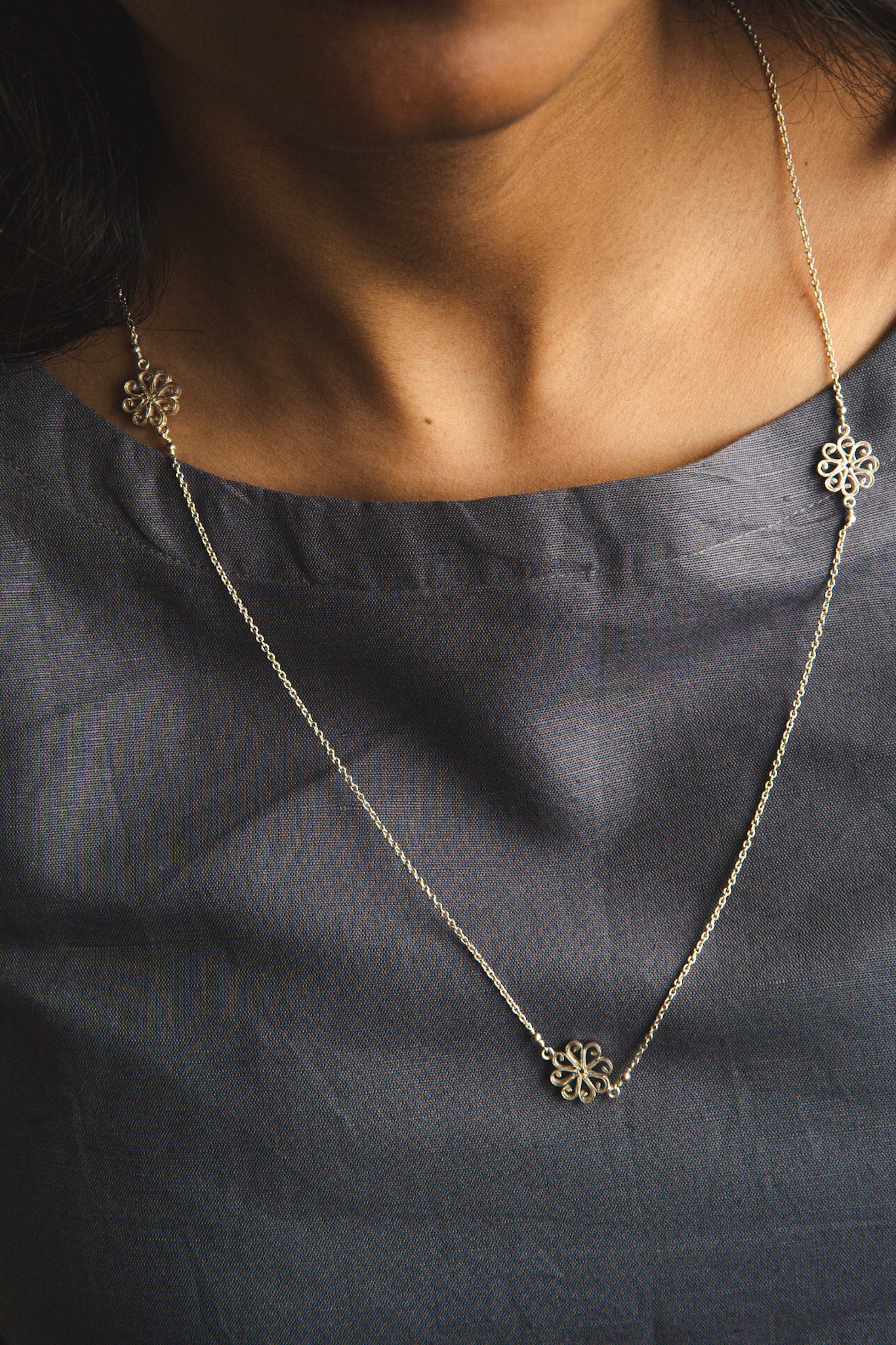 Tiny Flowers Filgree Necklace