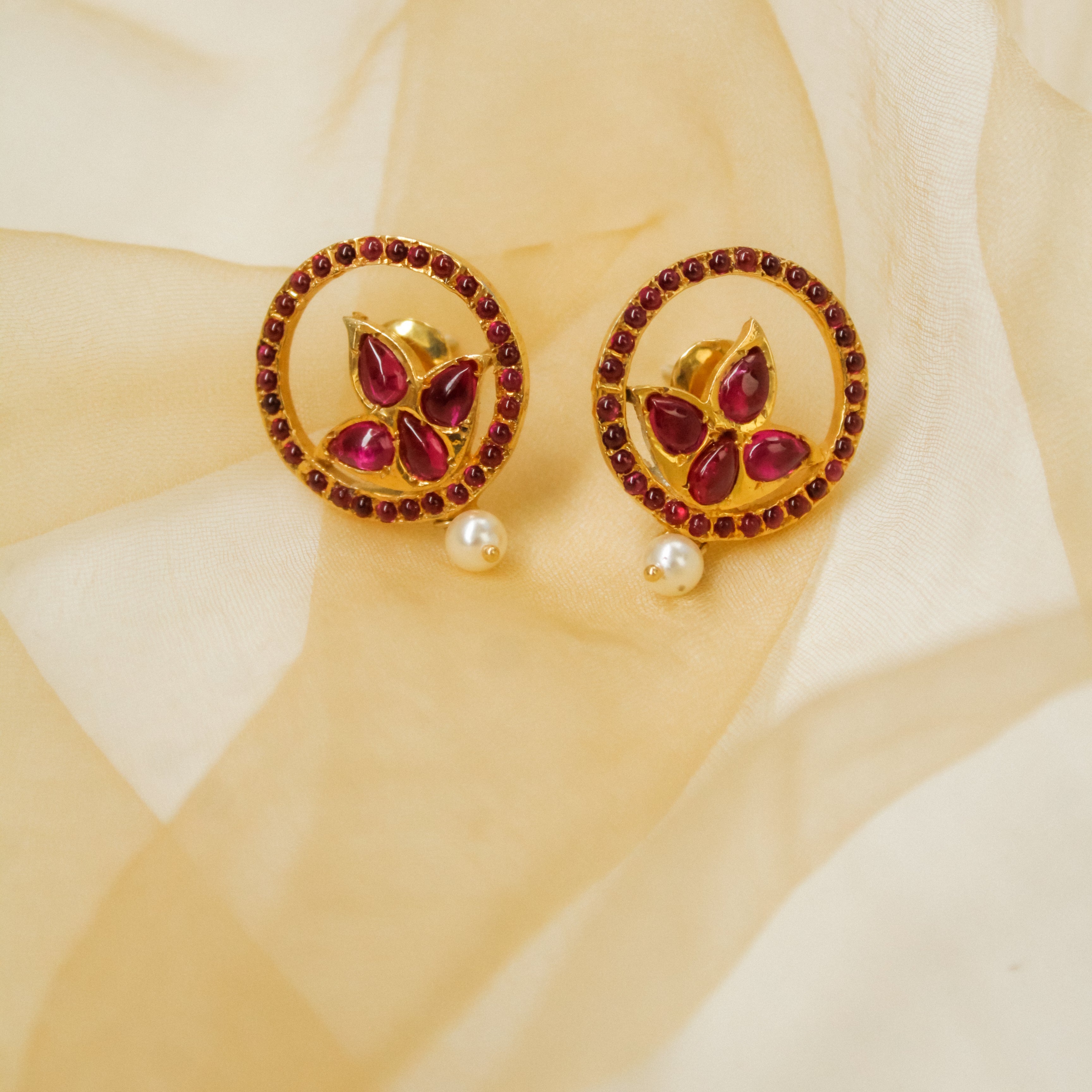 Lotus In A Circle With Pearls