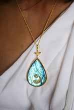 Load image into Gallery viewer, A Dew Drop From The Ganges Necklace
