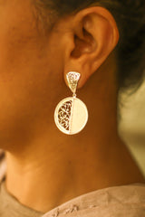 Filigree Circle Stud Earrings (Silver)