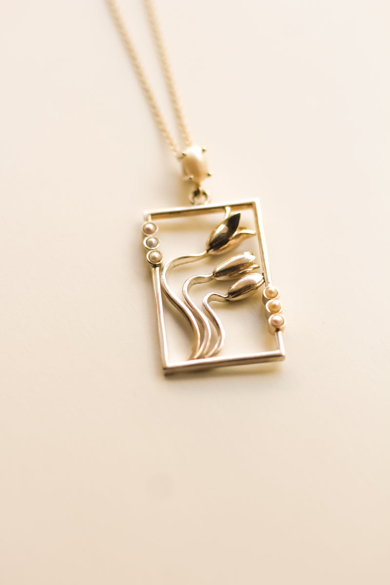 Blooming Jasmine Square Necklace (Silver)