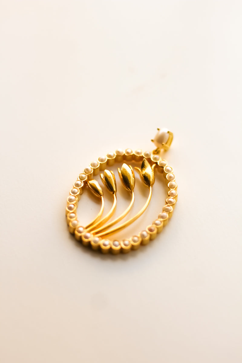 Blooming Jasmine Oval Necklace (Gold)