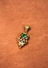 Load image into Gallery viewer, Rudrani Timeless Victorian Pendant
