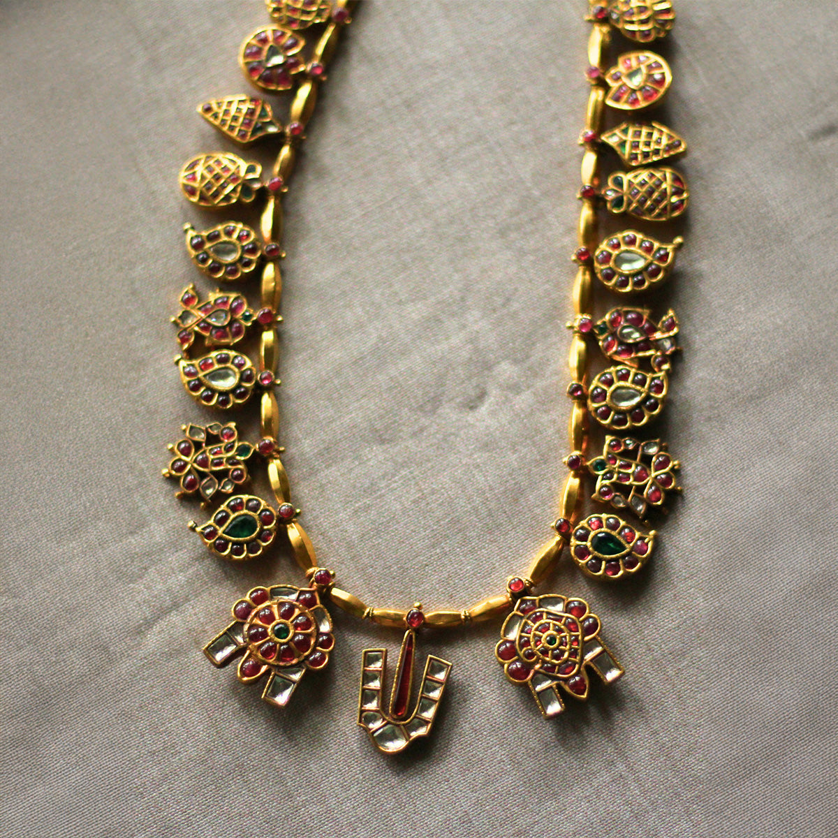 The Tarkari Sara Gemstone Necklace