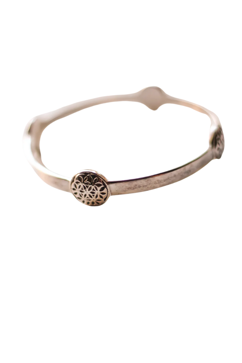 Cutwork Motif Bangle (Silver)