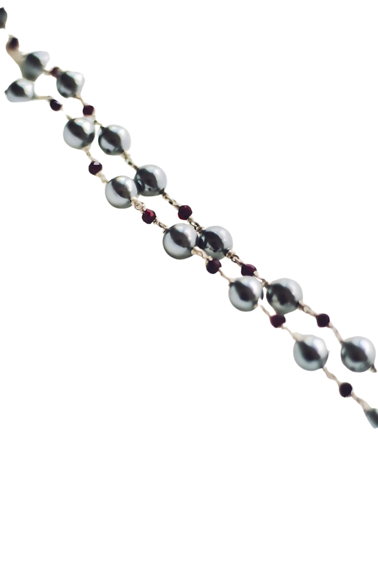 Grey Pearl With Garnet Beads