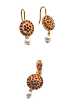 Load image into Gallery viewer, Meenakshi Circle With Pearl Set (Earrings + Pendants)
