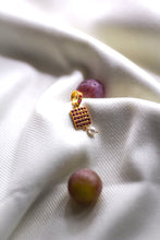 Load image into Gallery viewer, Devi Meenakshi Pendant
