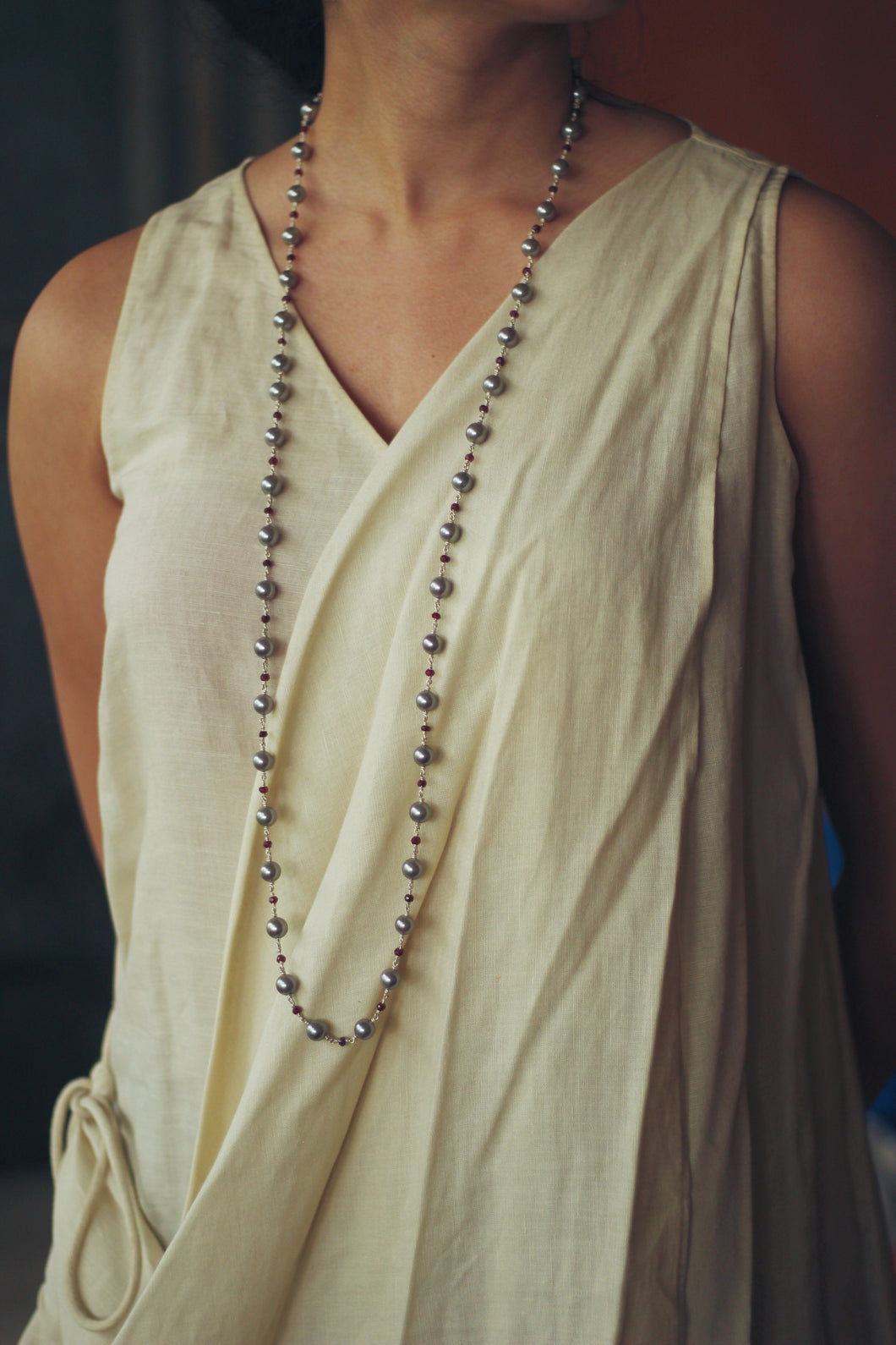 Grey Pearl With Garnet Beads