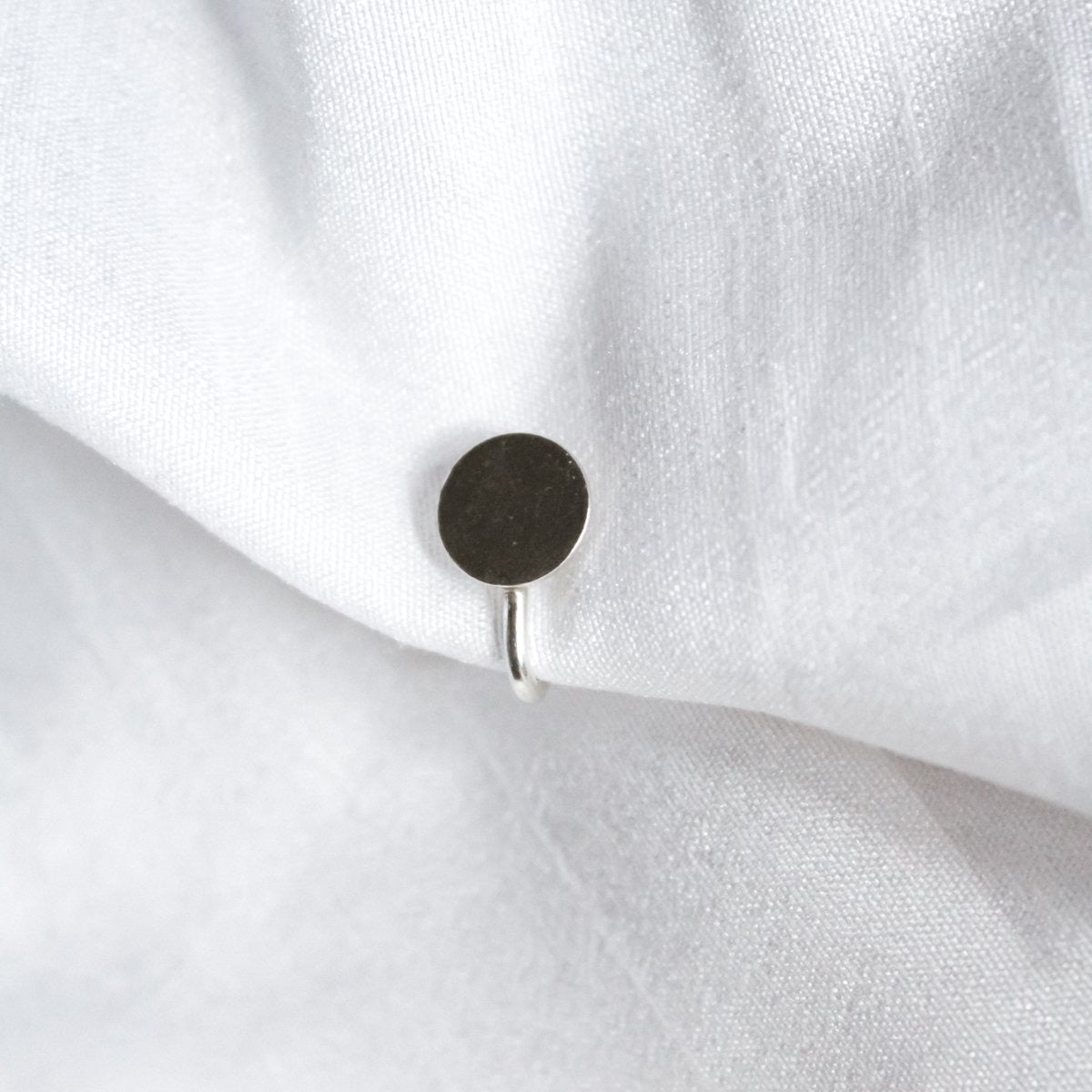 Dot Nose Pin