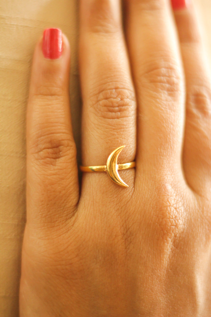 Crescent Moon Ring (Gold-Plated)