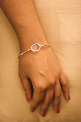 Hollow Circle Bangle (Silver)