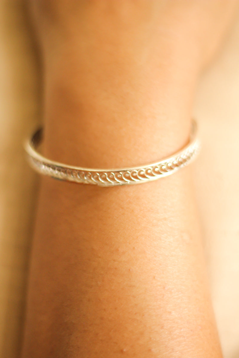 Growing Spiral Bangle (Silver)