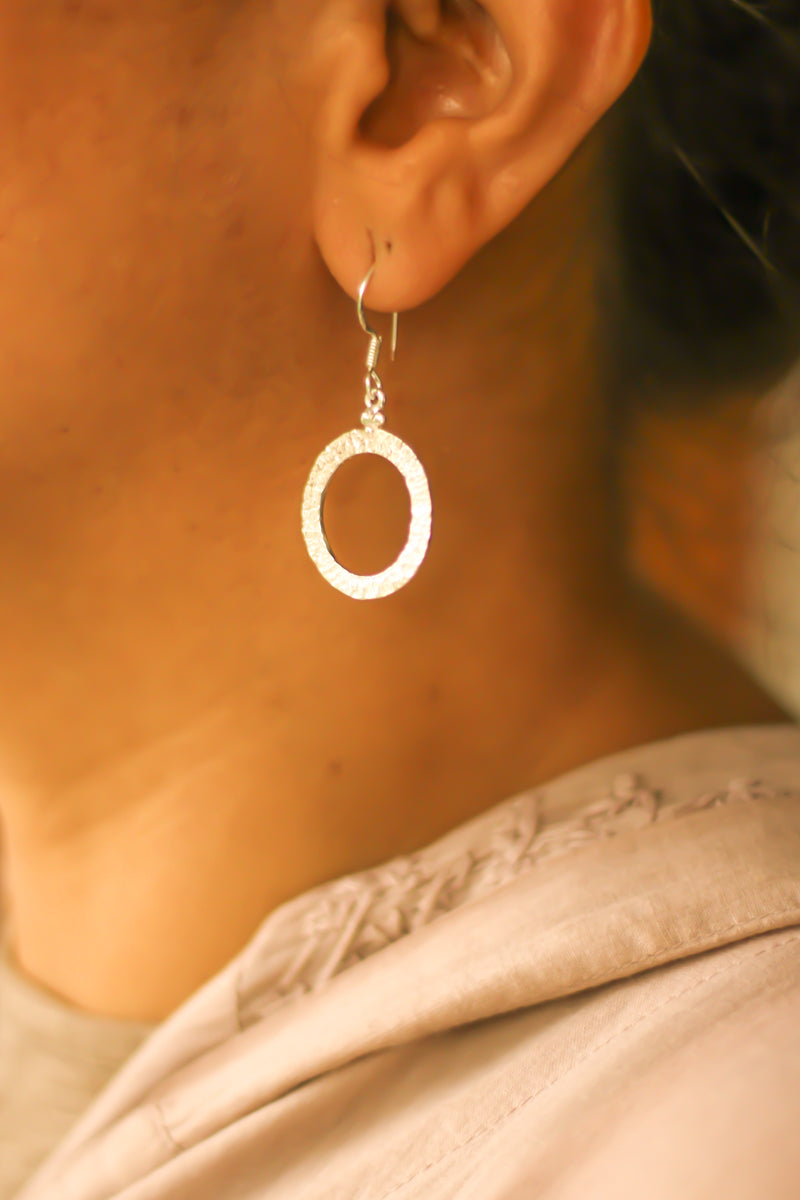 Beaten Circle Hoop Earrings (Silver)