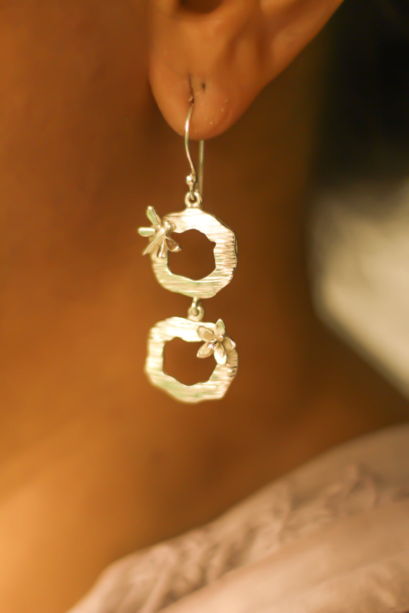 Dragonfly In A Pond Hoop Earrings (Silver)