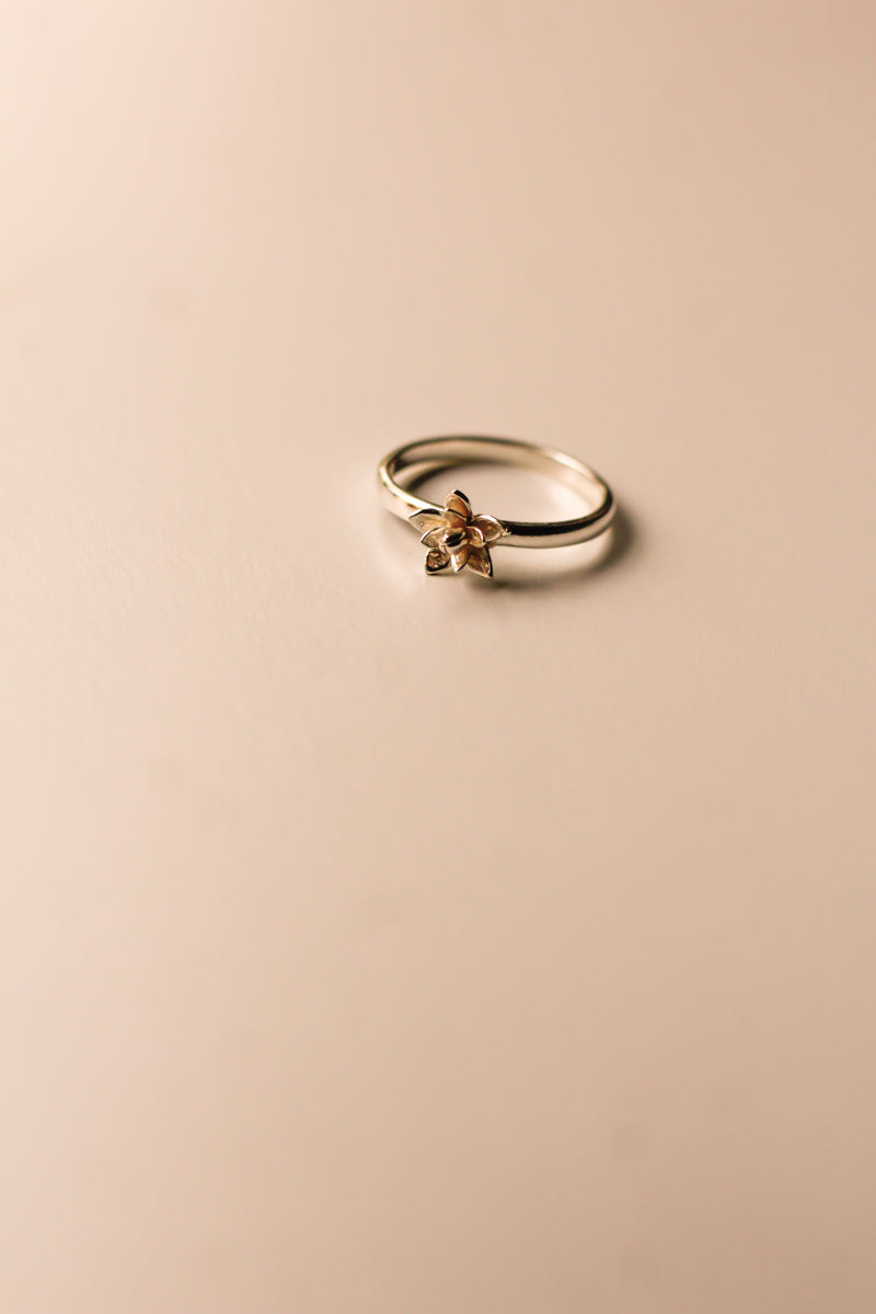 Blooming Lotus Mini Ring (Silver)