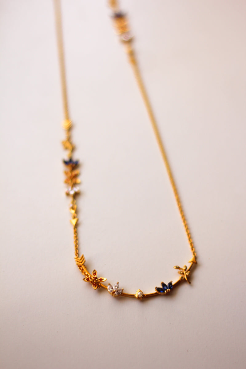 Kamadeva's Blooming Arrow Arch Necklace - Gold