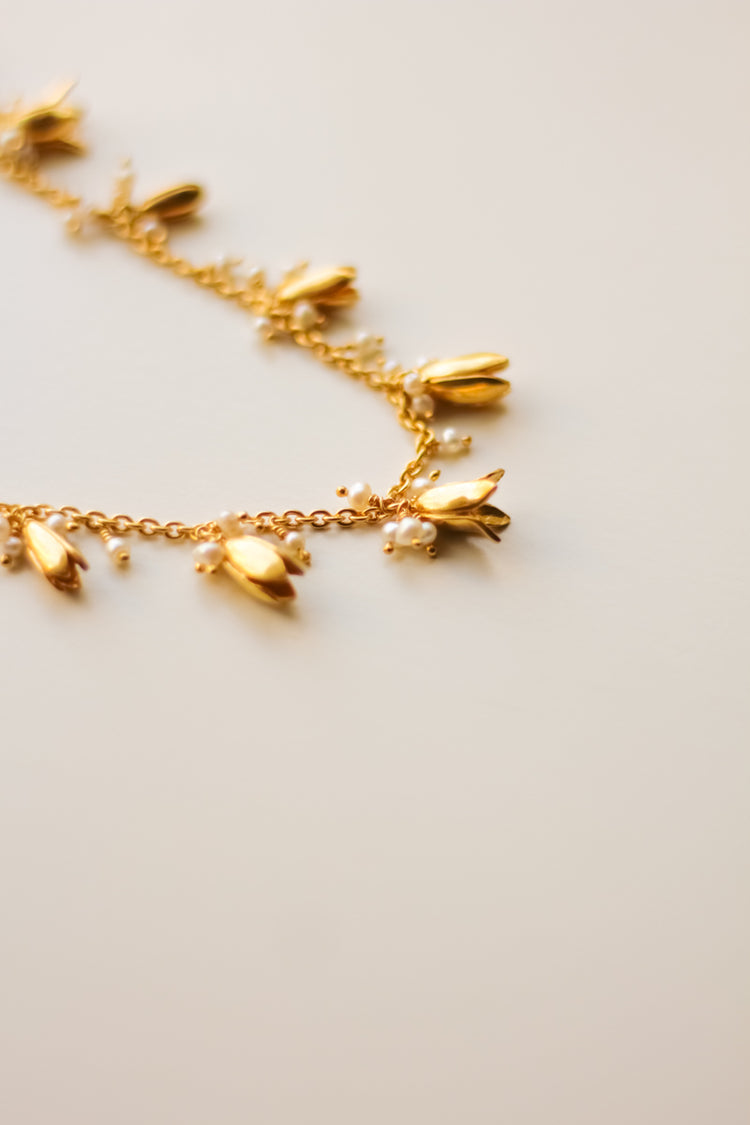 Jasmine Short Garland Necklace (Gold)