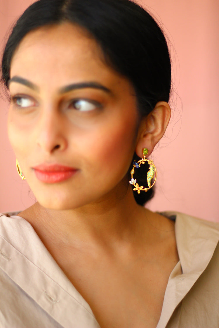 Peridot Studded Parrot In Circular Arrow With Kamadeva’s 5 Flowers Earrings