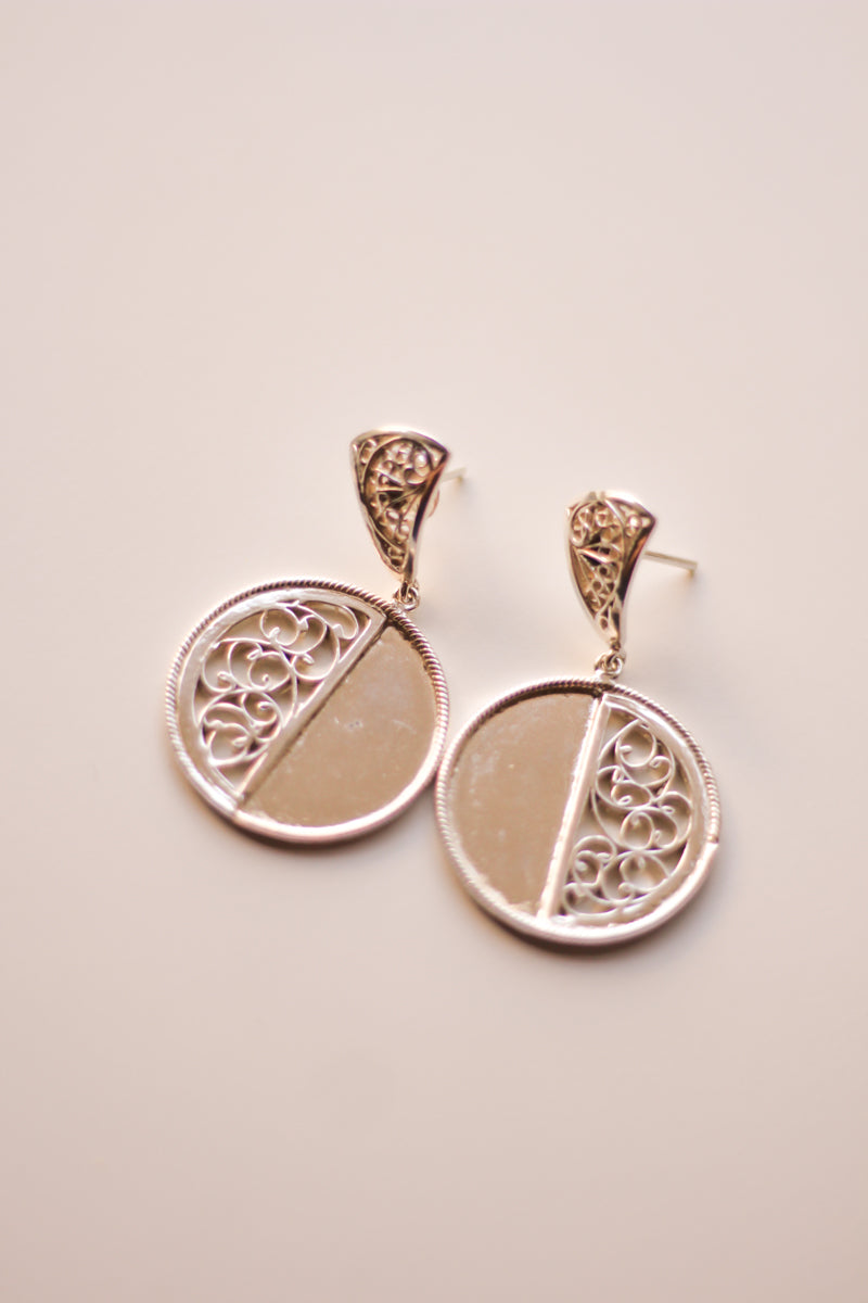 Filigree Circle Stud Earrings (Silver)