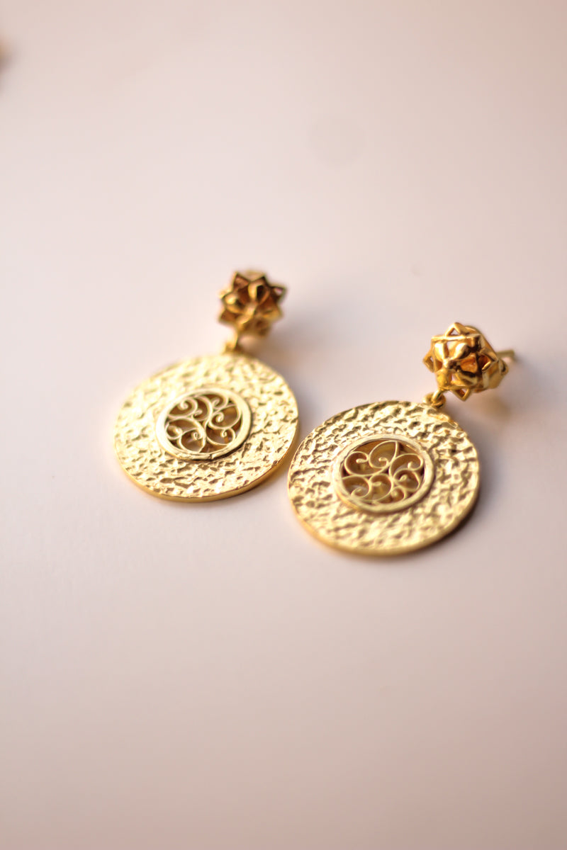 Filigree Beaten Circle Stud Earrings (Gold-Plated)