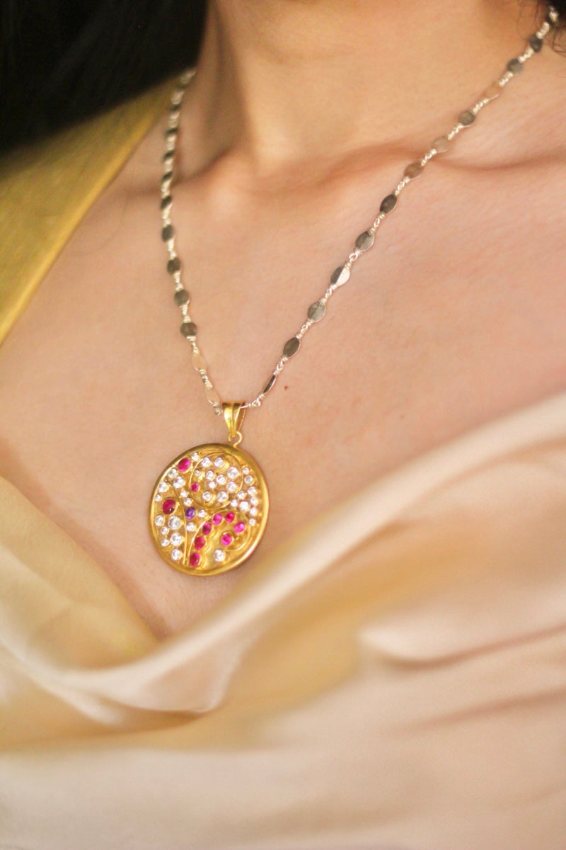 A Dot Full Of Enchanted Dreams Necklace- Gold Plated