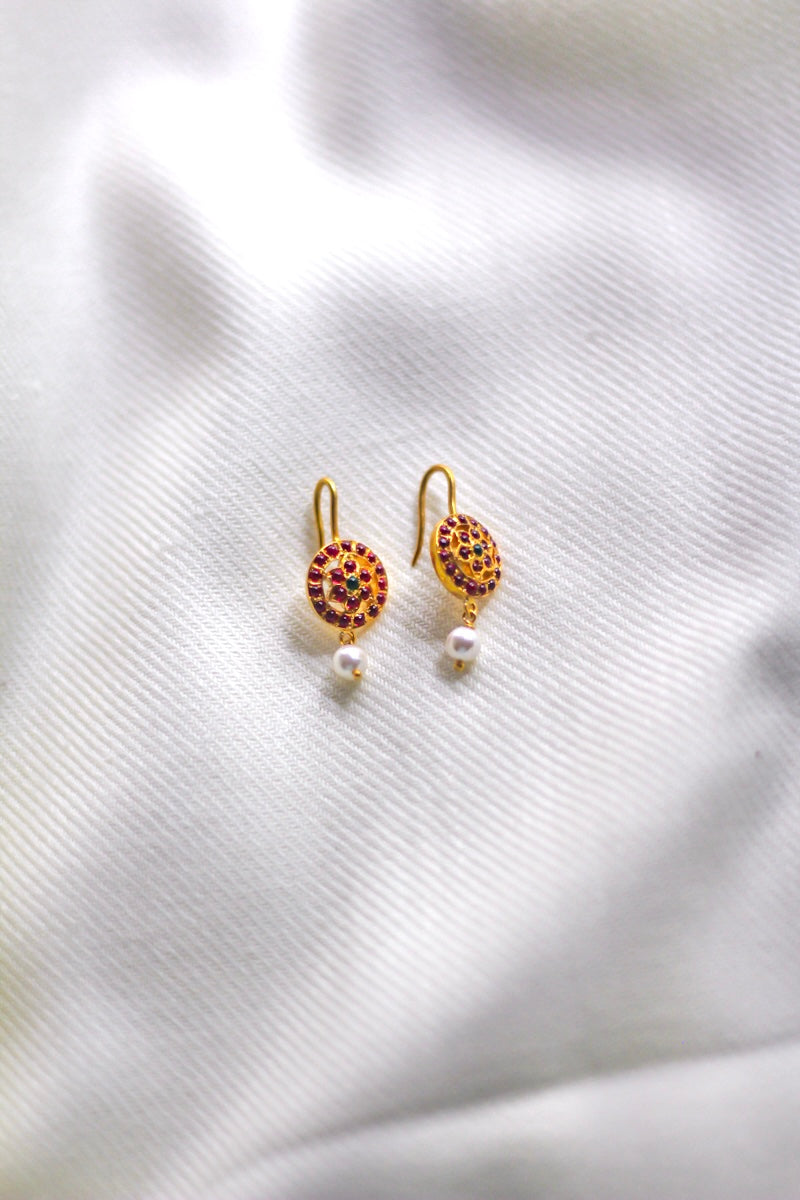 Meenakshi Circle With Pearl Earring
