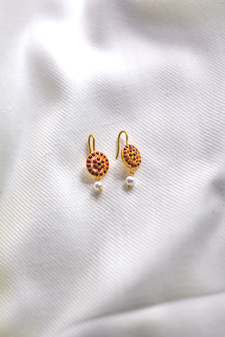 Meenakshi Circle With Pearl Earring
