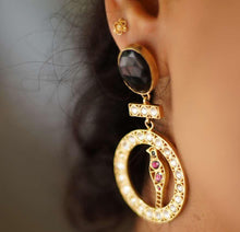 Load image into Gallery viewer, Parrots In A Ring Black Onyx Studs
